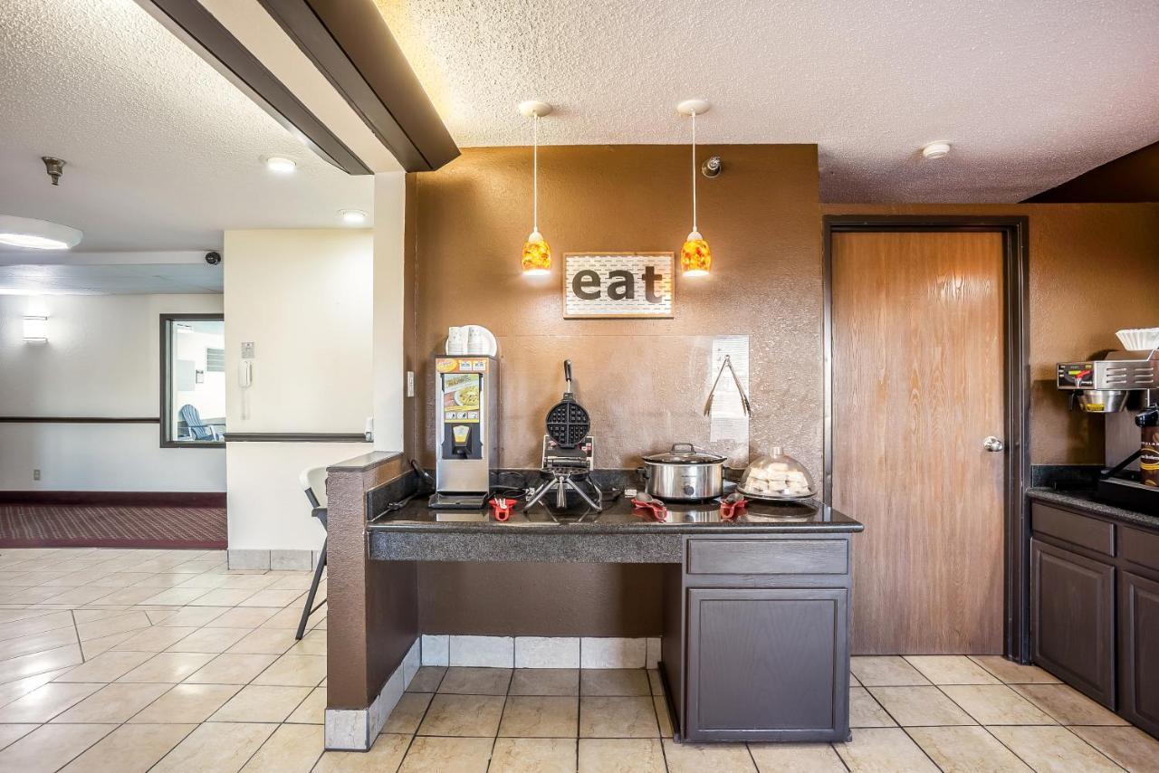 Hotel Super 8 By Wyndham Galesburg Esterno foto