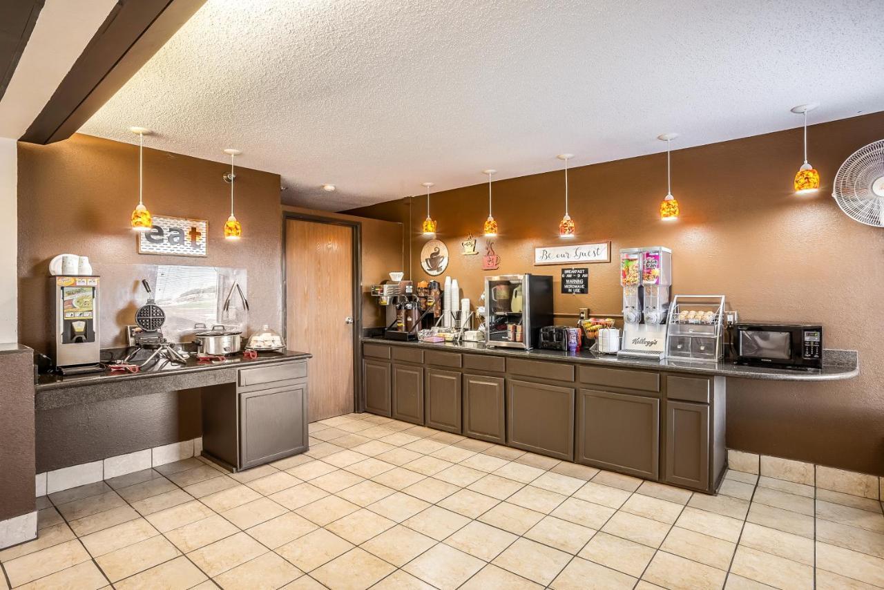 Hotel Super 8 By Wyndham Galesburg Esterno foto